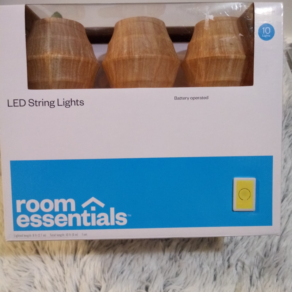 Room essentials LED string lights - Picture 1 of 6
